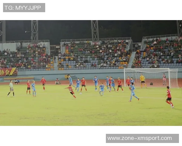 金德足球队奋勇争先展现团队精神与拼搏精神的辉煌历程